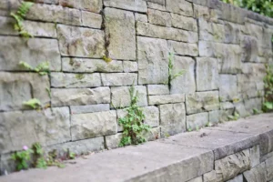 Natursteinmauer